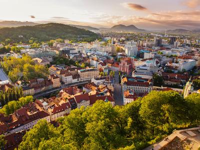 Slovenya Ya Uygun Fiyatli Ucuslar Kayak