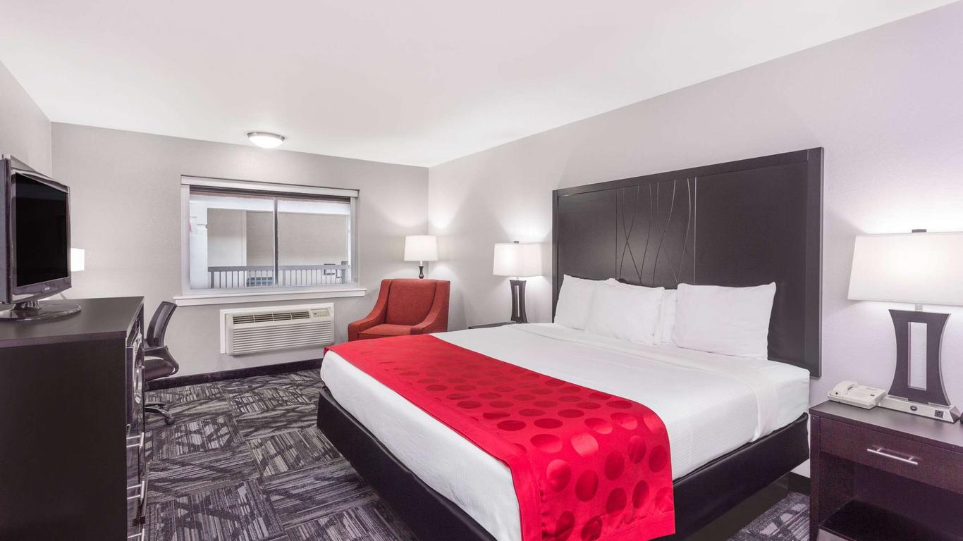 Ramada by Wyndham Tuscaloosa