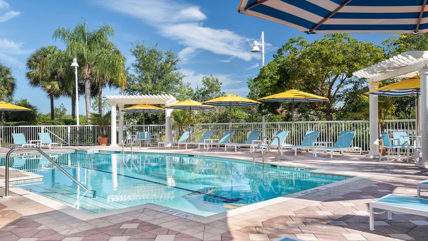 DoubleTree Suites by Hilton Naples