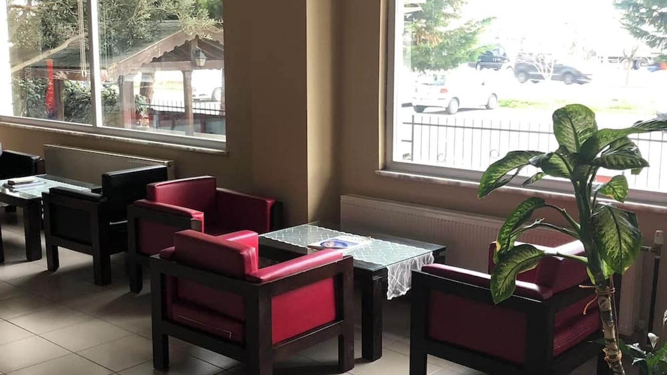 Arya Hotel