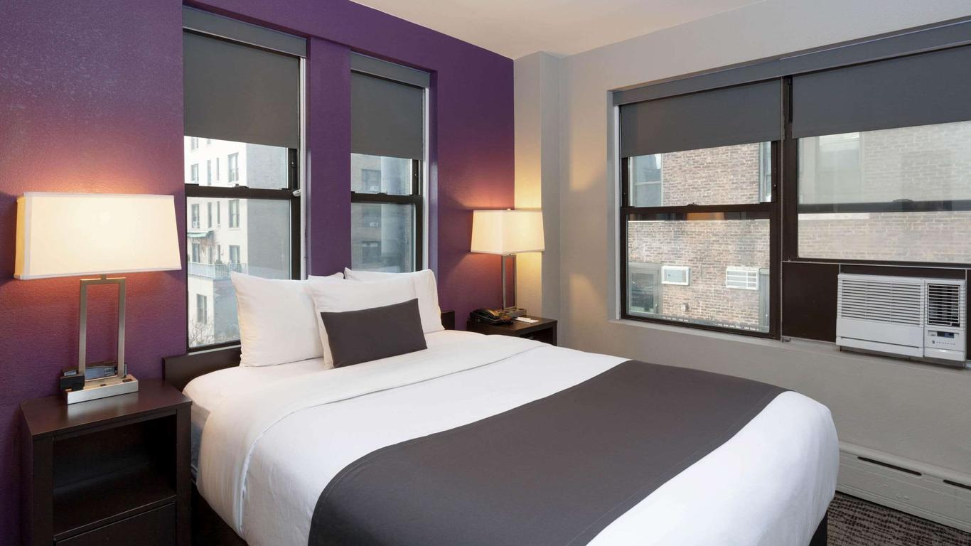 La Quinta Inn & Suites by Wyndham New York City Central Park