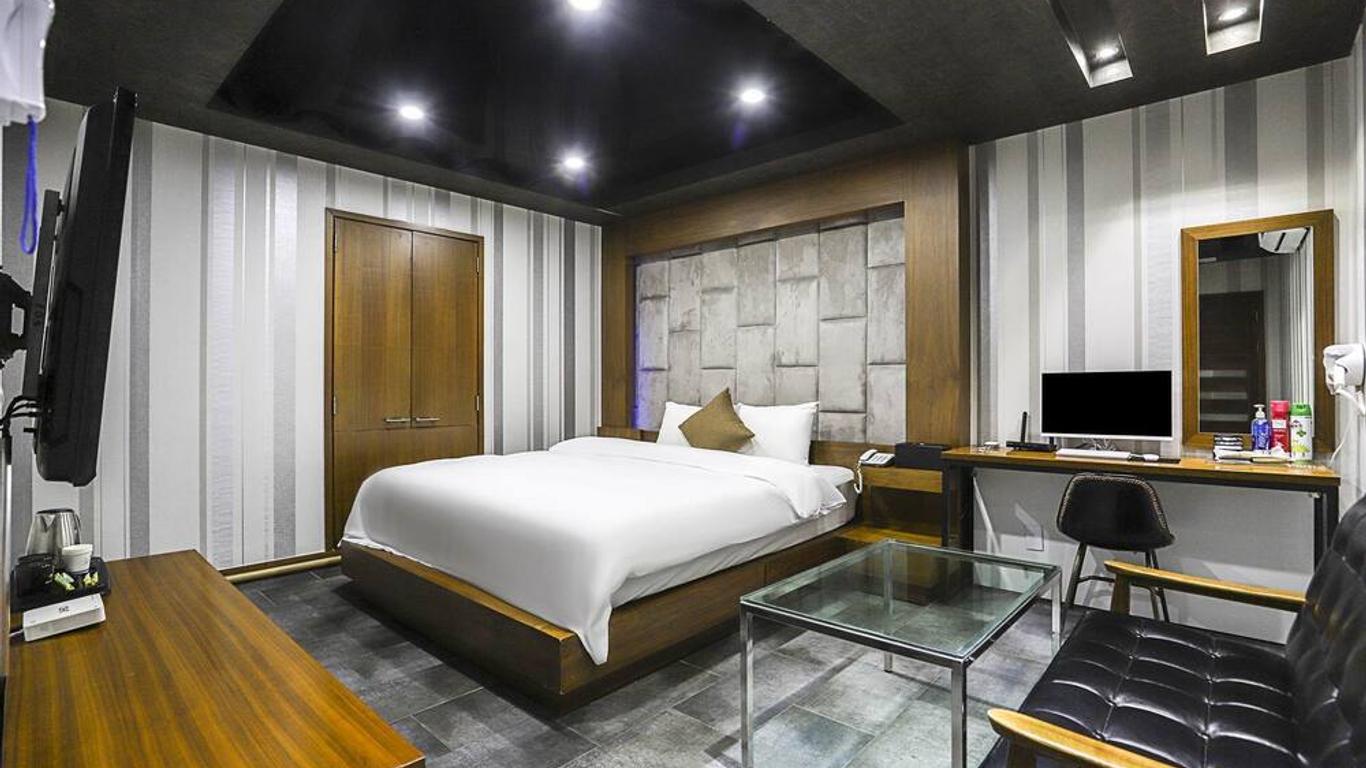 Tj Hotel
