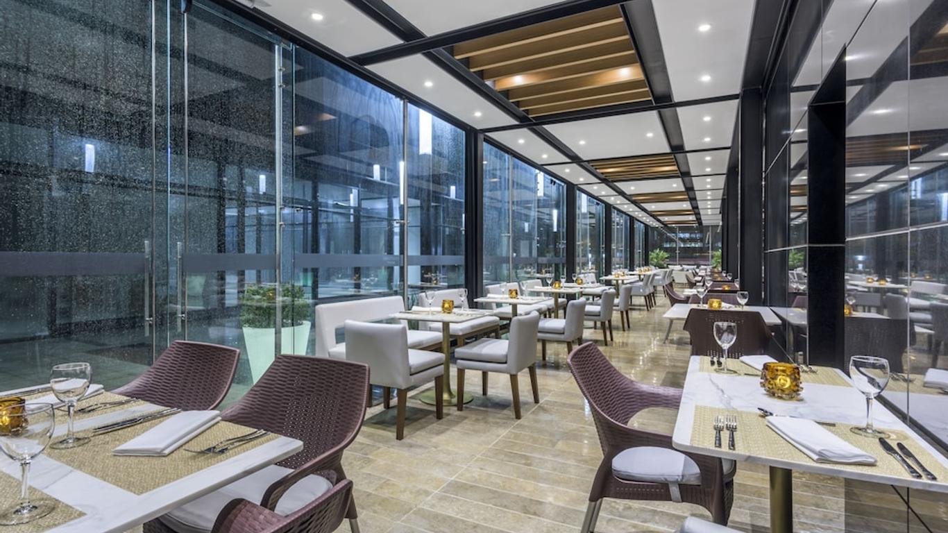 Courtyard by Marriott Bogota Airport