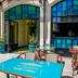 Otel Girişi